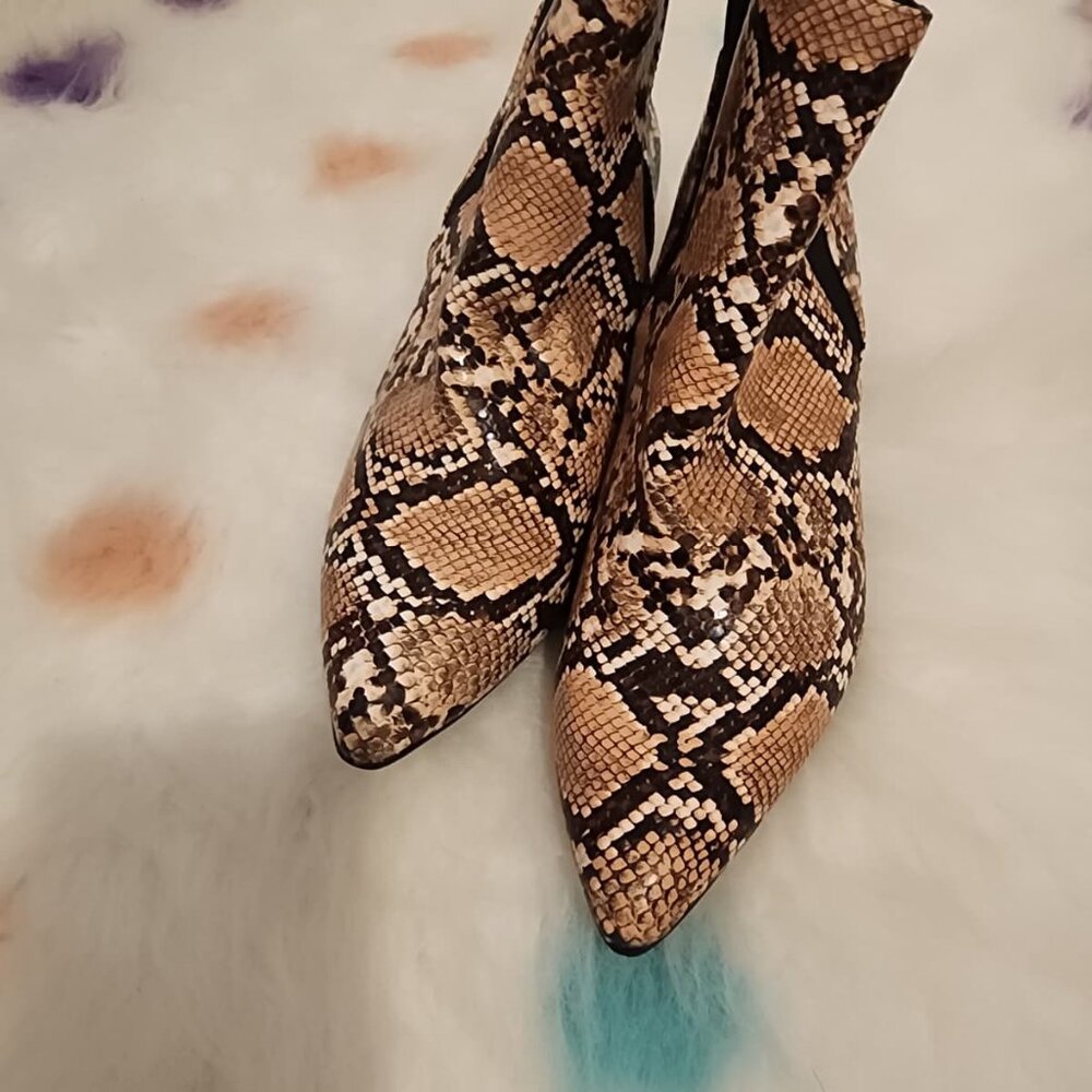 Brand‑new lulus snakeskin ankle boots, never worn and bold style size 8.5